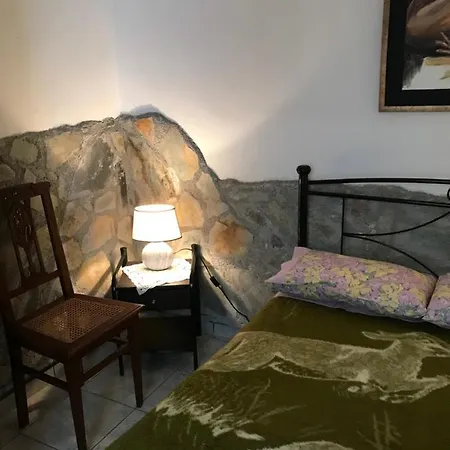 Gourgiana Apartament *